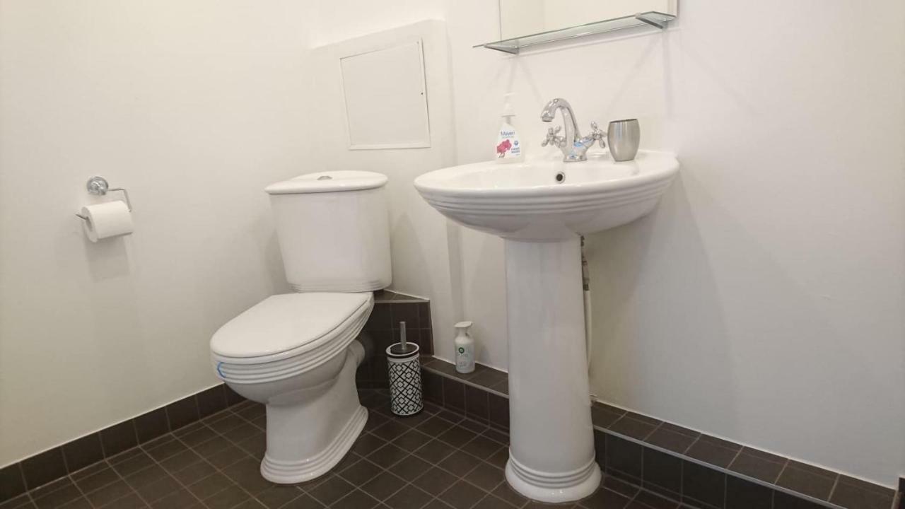 City Centre Kreutzwaldi Apartment, Free Parking ทาลลินน์ ภายนอก รูปภาพ